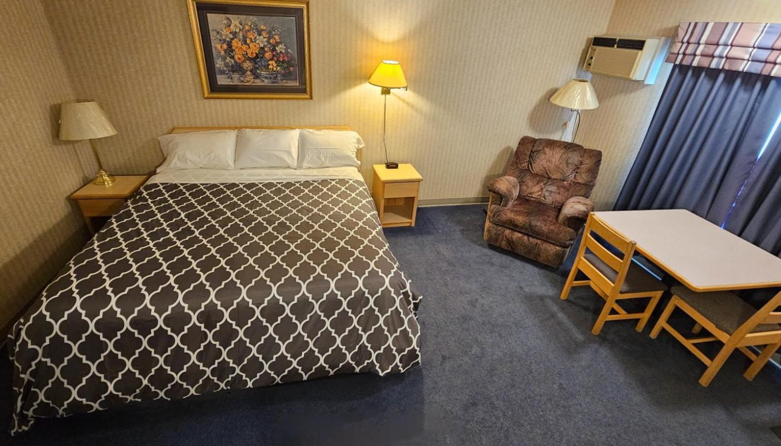 Perfect Inns & Suites Weyburn Exterior foto